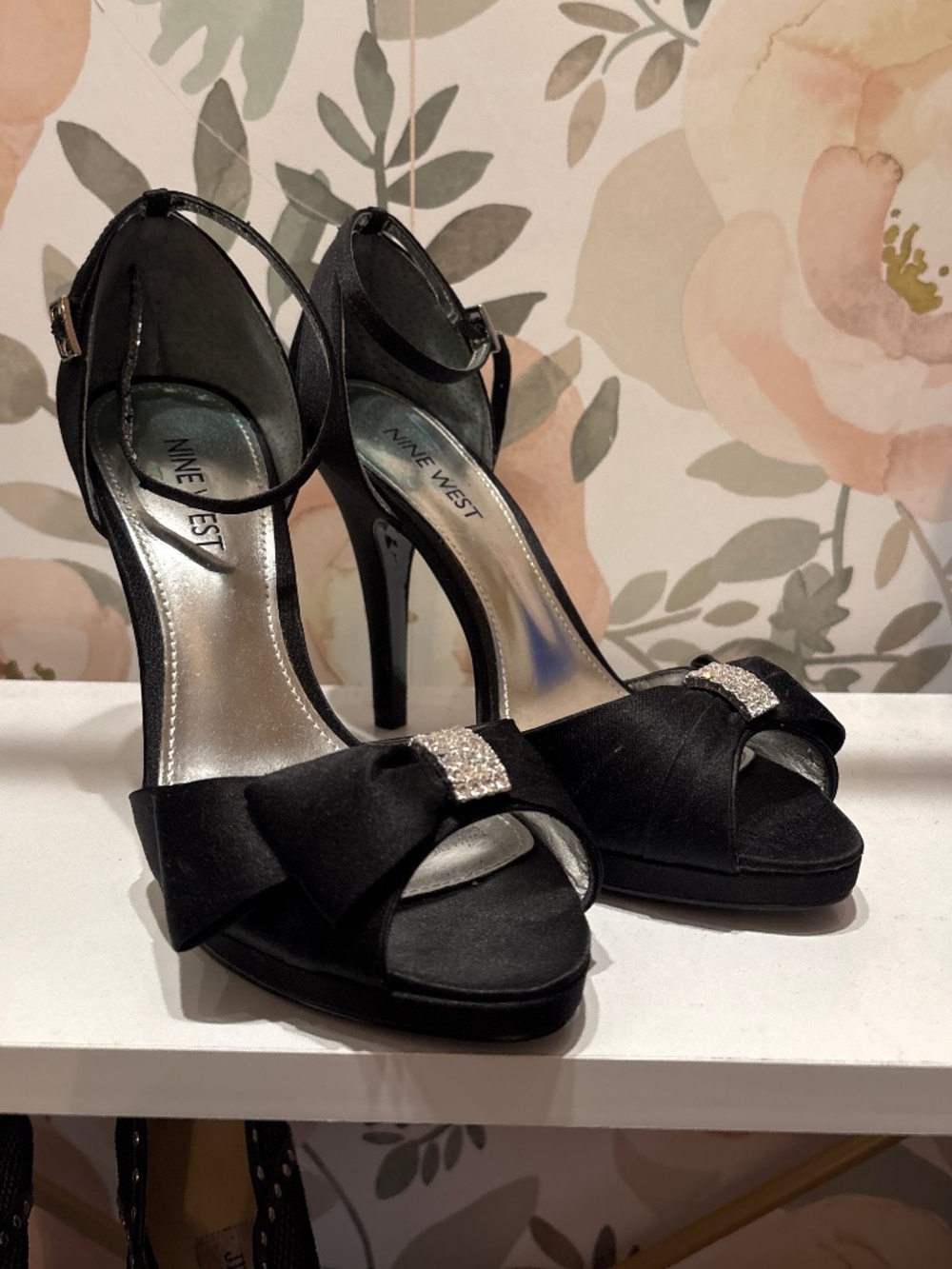 Nine West black satin heels